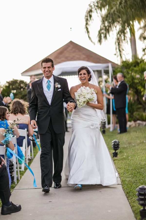 Blue Beach-Themed Rusty Pelican Wedding (13) Blue Beach-Themed Rusty Pelican Wedding (13)