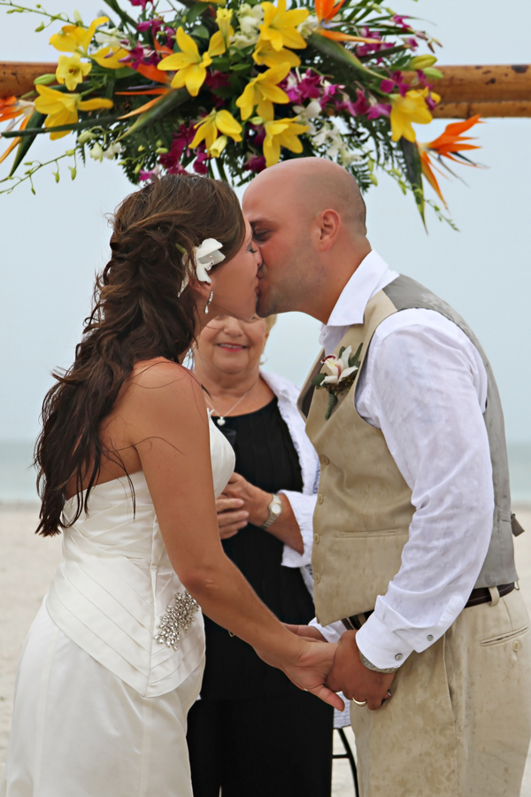 Green and Pink Clearwater Sand Key Park Wedding (12) Green and Pink Clearwater Sand Key Park Wedding (12)