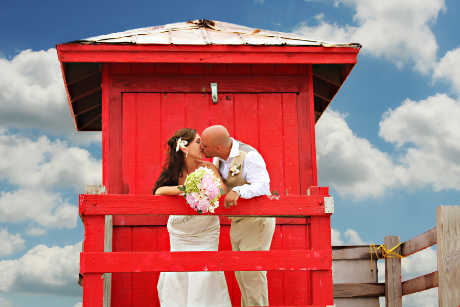 Green and Pink Clearwater Sand Key Park Wedding (14) Green and Pink Clearwater Sand Key Park Wedding (14)