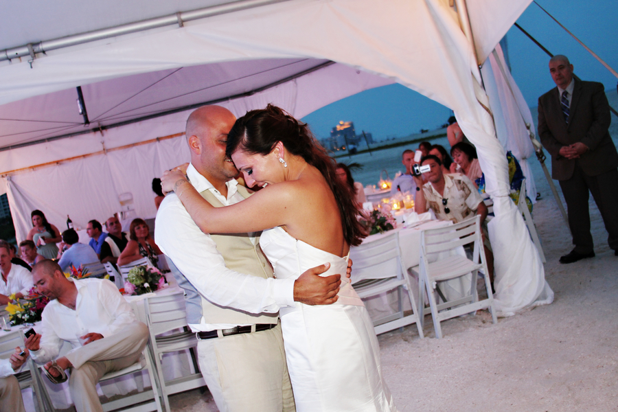 Green and Pink Clearwater Sand Key Park Wedding (22) Green and Pink Clearwater Sand Key Park Wedding (22)